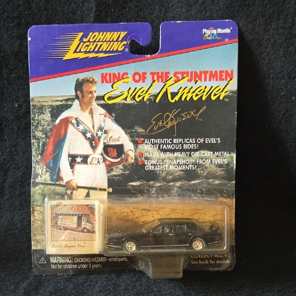 Action Figure Set - Blue, Red, White - Picture 3 of 5